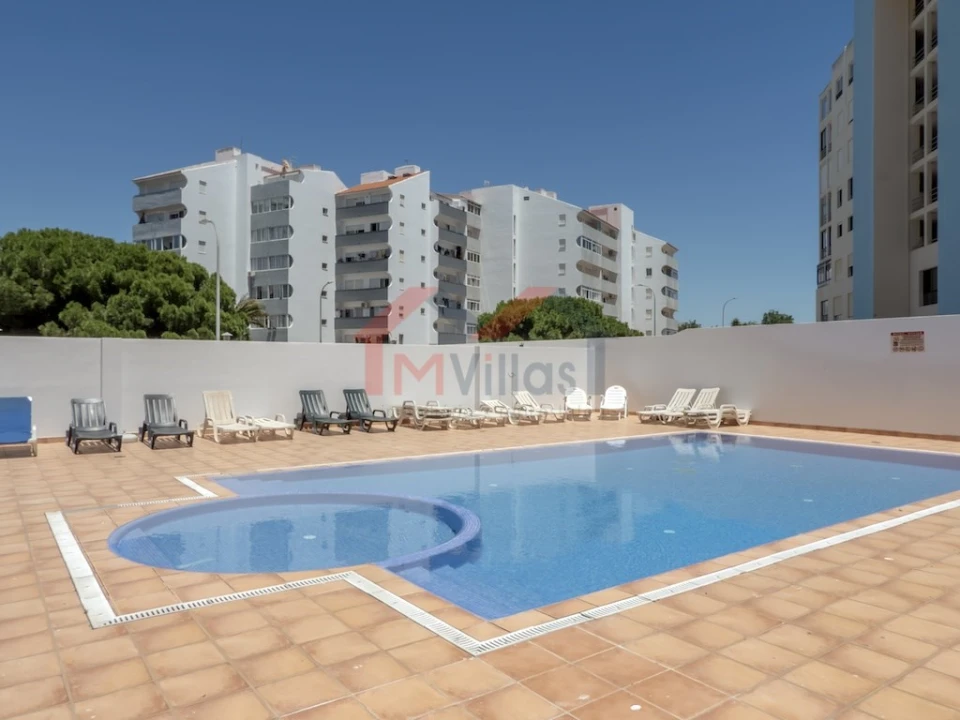 Apartamento T4 para Venda em Quarteira Foto 2