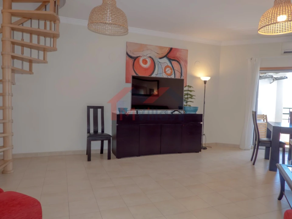 Apartamento T4 para Venda em Quarteira Foto 7