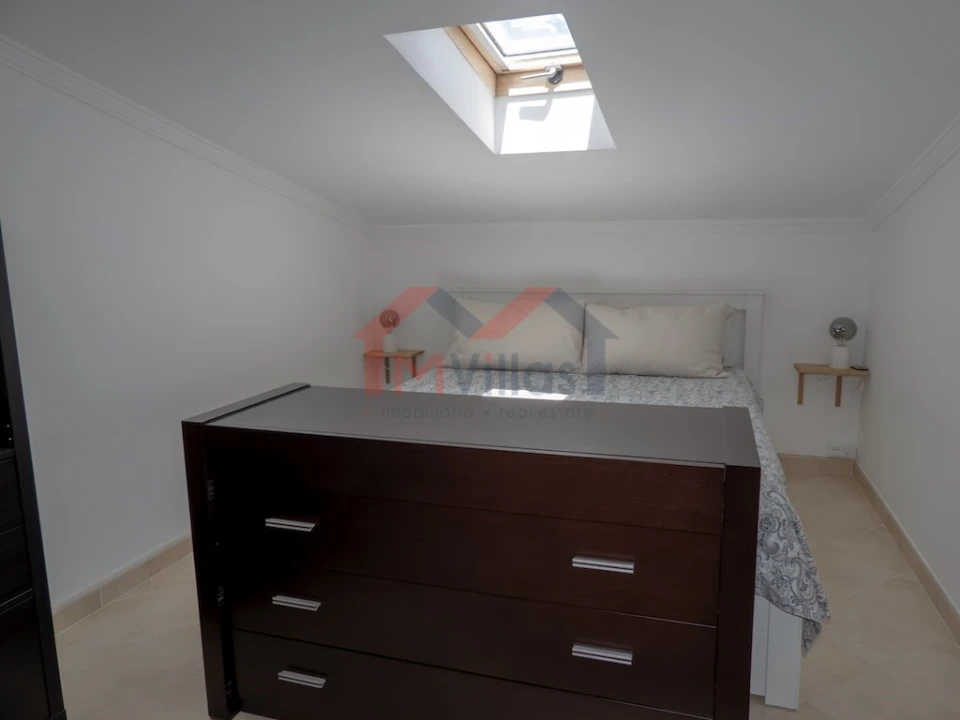 Apartamento T4 para Venda em Quarteira Foto 26