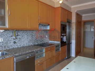 Apartamento T4 para Venda em Quarteira