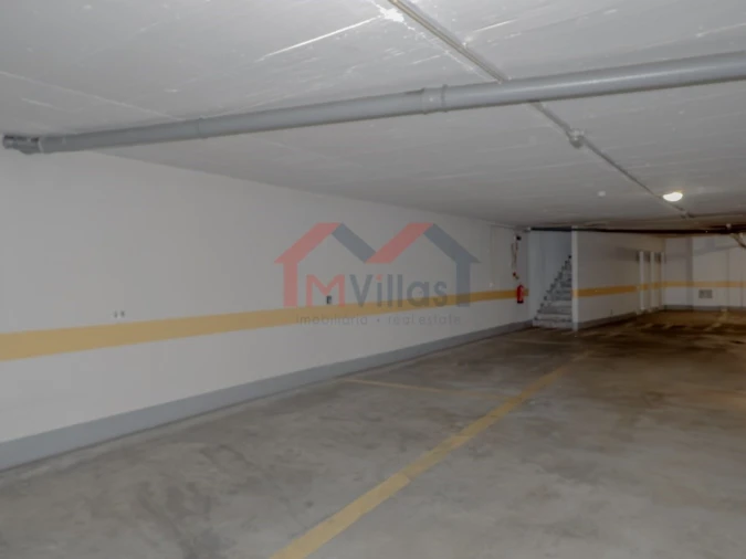 Apartamento T4 para Venda em Quarteira Foto 39