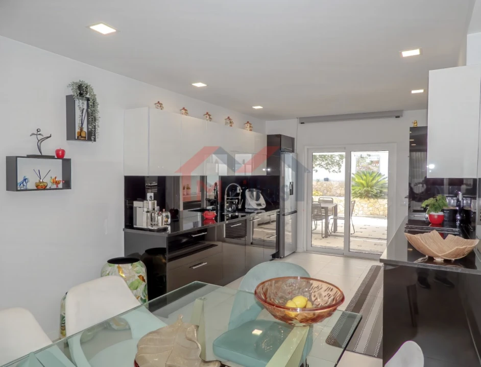 Moradia T4 para Venda em Albufeira e Olhos de Água Foto 8