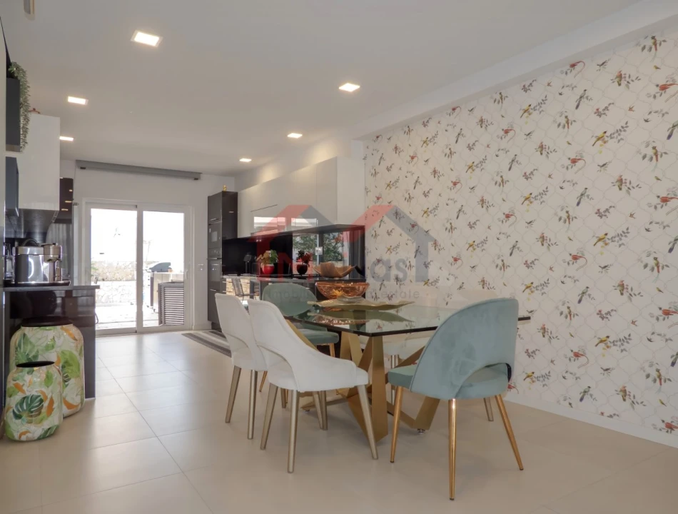 Moradia T4 para Venda em Albufeira e Olhos de Água Foto 10