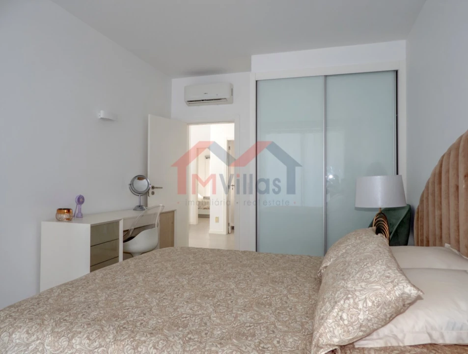 Moradia T4 para Venda em Albufeira e Olhos de Água Foto 17