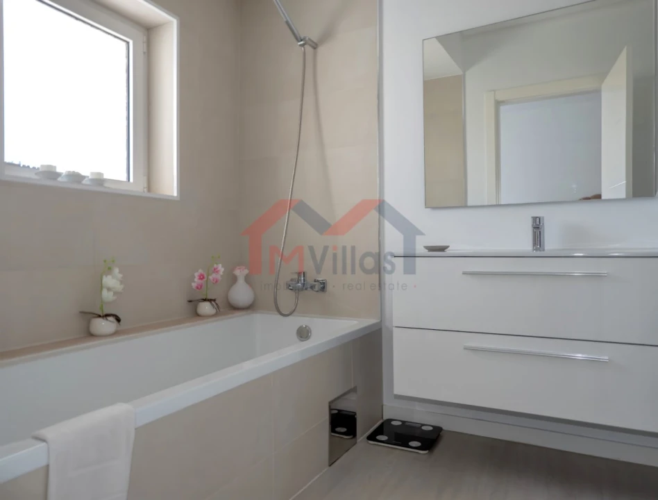 Moradia T4 para Venda em Albufeira e Olhos de Água Foto 18