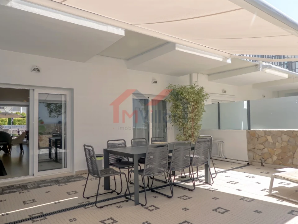 Moradia T4 para Venda em Albufeira e Olhos de Água Foto 25