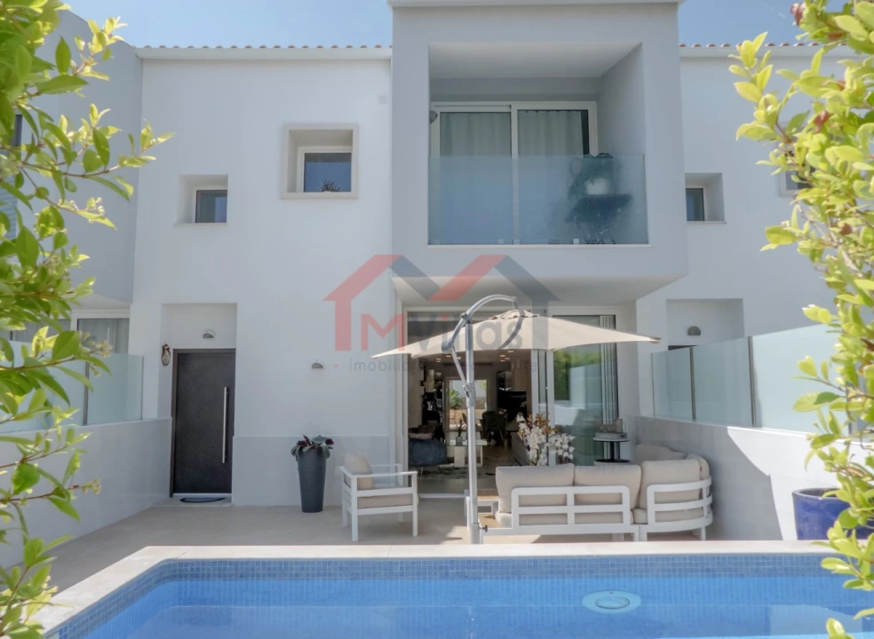 Moradia T4 para Venda em Albufeira e Olhos de Água Foto 32