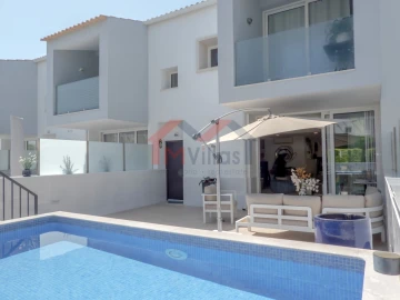 Moradia T4 para Venda em Albufeira e Olhos de Água