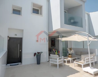 Moradia T4 para Venda em Albufeira e Olhos de Água