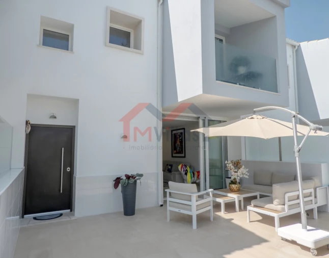 Moradia T4 para Venda em Albufeira e Olhos de Água Foto 26