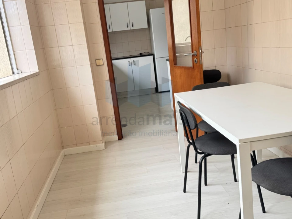 Apartamento T3 para Venda em Santo Antonio dos Olivais Foto 4