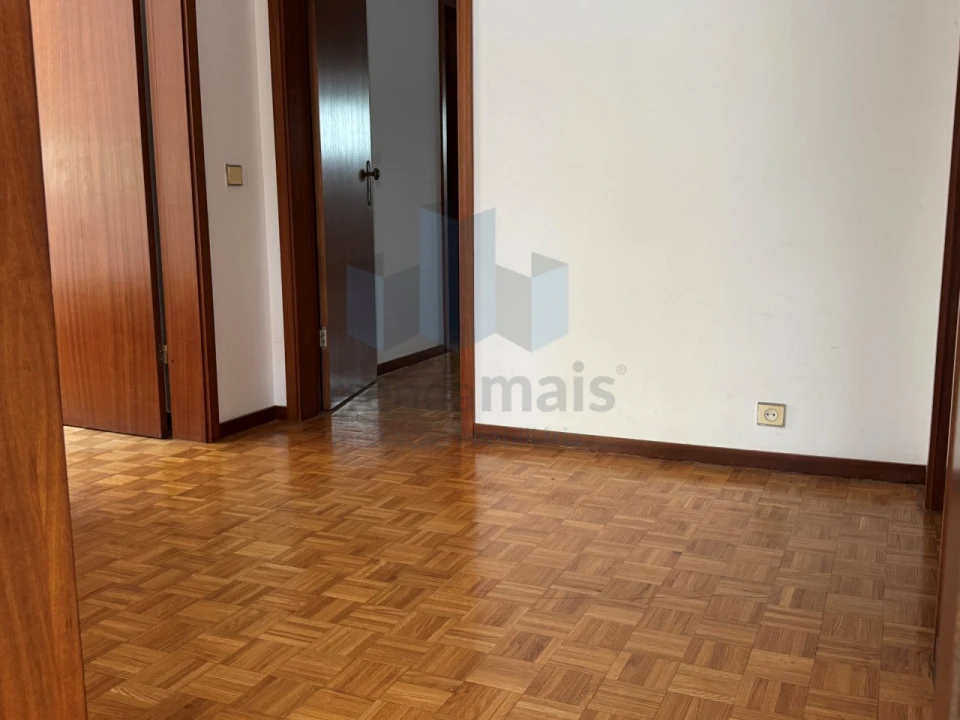 Apartamento T3 para Venda em Santo Antonio dos Olivais Foto 7