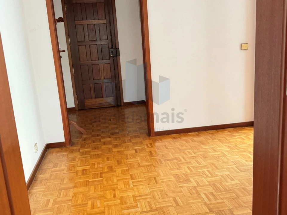 Apartamento T3 para Venda em Santo Antonio dos Olivais Foto 8