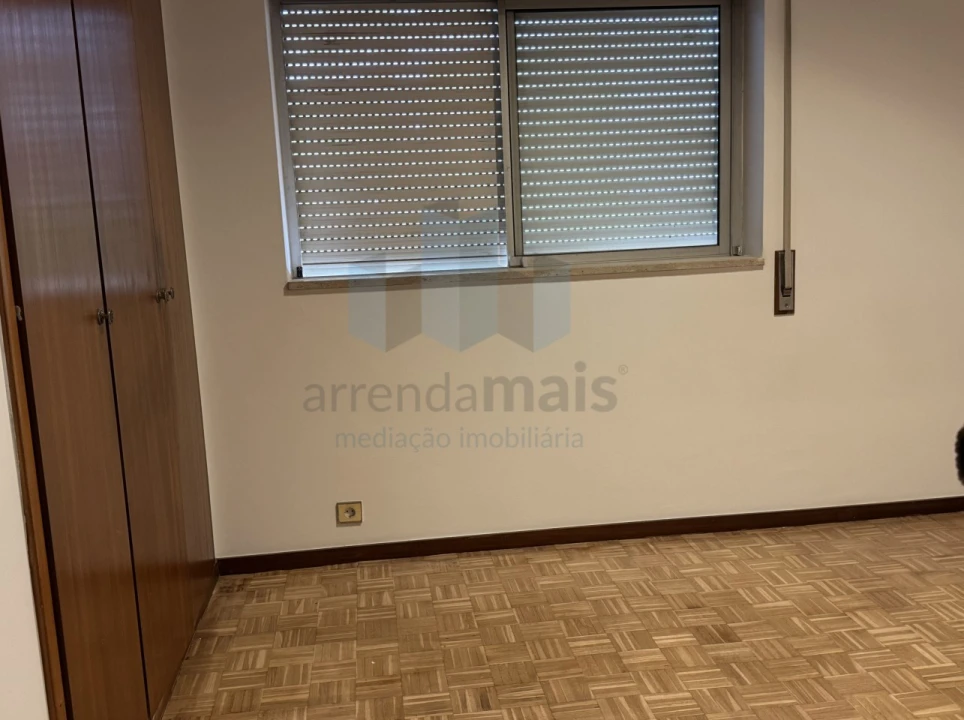 Apartamento T3 para Venda em Santo Antonio dos Olivais Foto 12