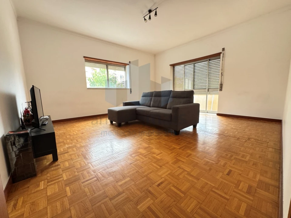 Apartamento T3 para Venda em Santo Antonio dos Olivais Foto 13