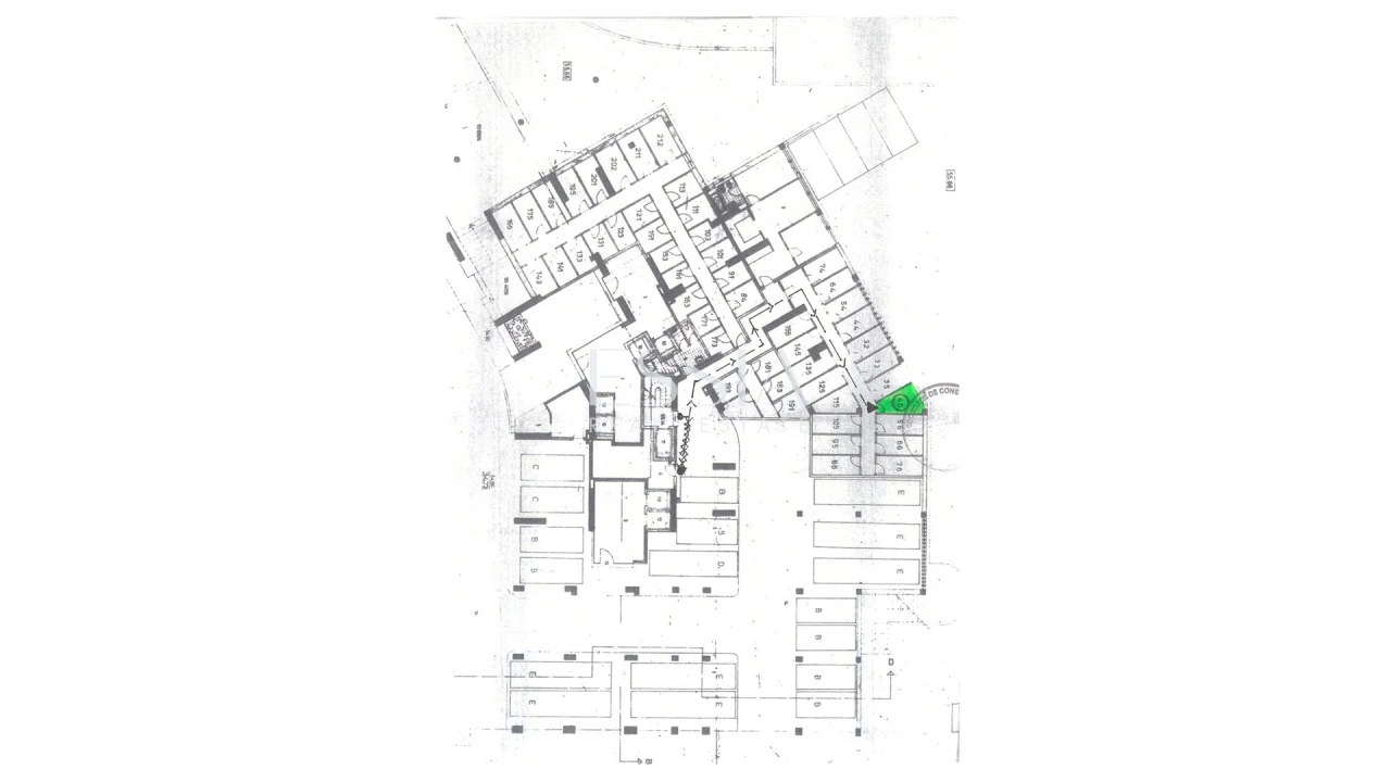 Apartamento T5 para Arrendamento em Ramalde Planta 2