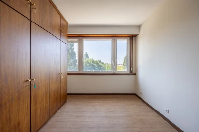 Apartamento T5 para Arrendamento em Ramalde