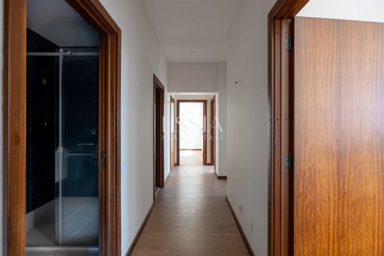 Apartamento T5 para Arrendamento em Ramalde Foto 17
