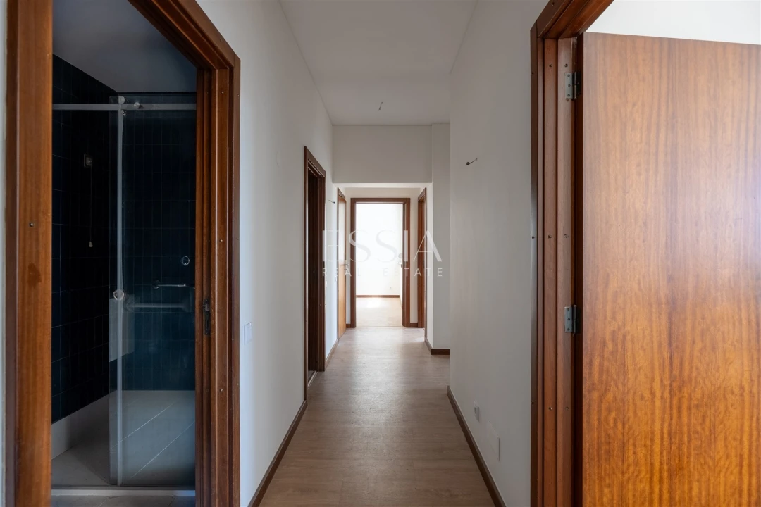 Apartamento T5 para Arrendamento em Ramalde Foto 17