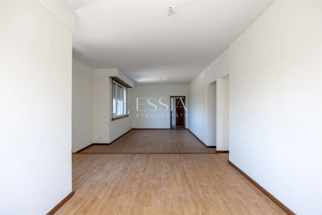 Apartamento T5 para Arrendamento em Ramalde Foto 6
