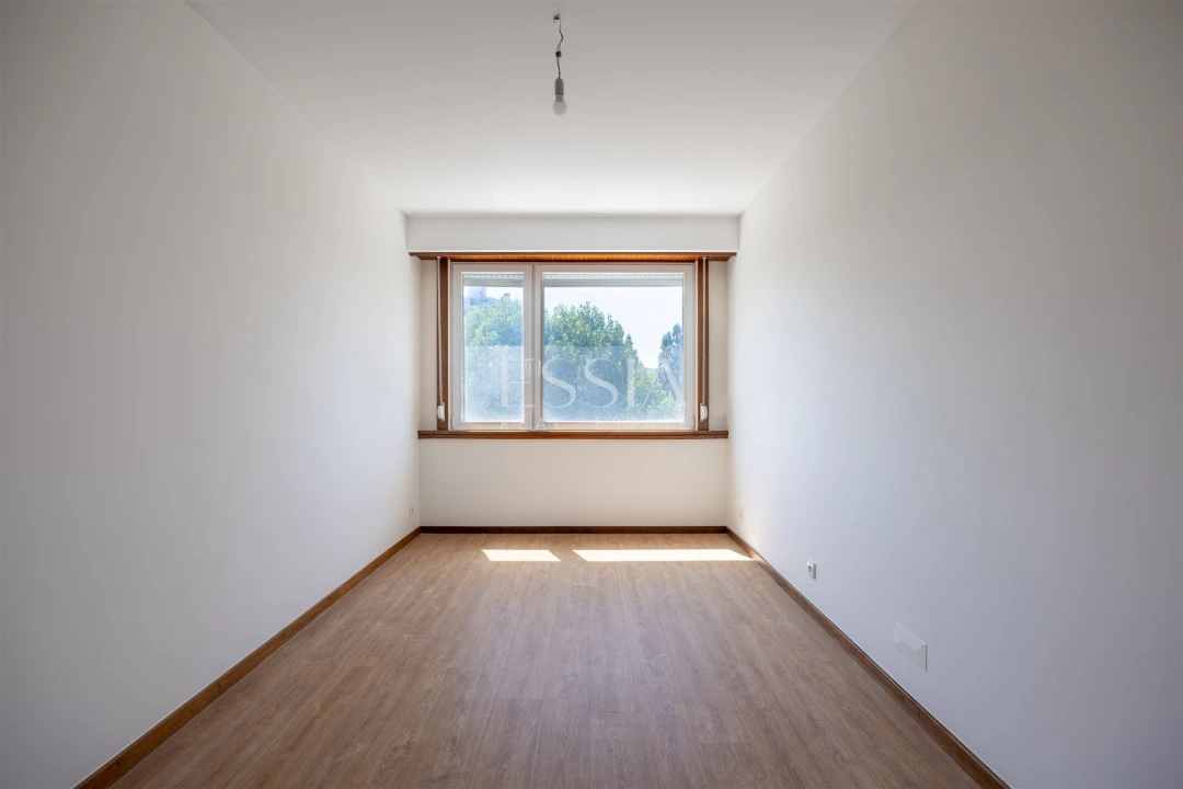 Apartamento T5 para Arrendamento em Ramalde Foto 19