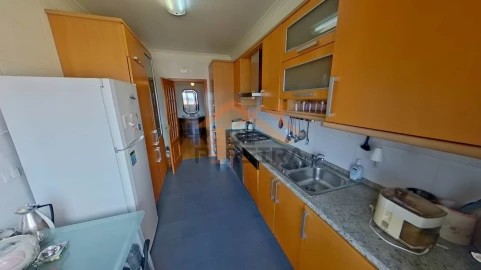 Apartamento T3 para Venda em Ramada e Caneças