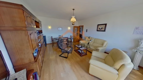 Apartamento T3 para Venda em Ramada e Caneças