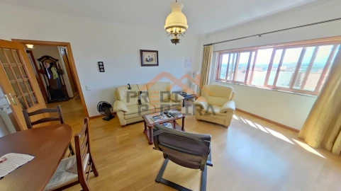 Apartamento T3 para Venda em Ramada e Caneças
