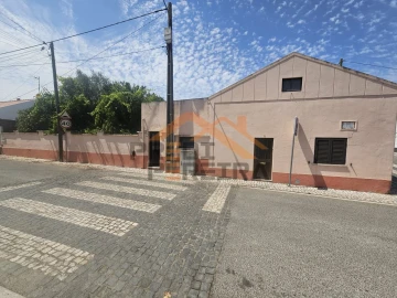 Moradia T3 para Venda em Bombarral e Vale Covo