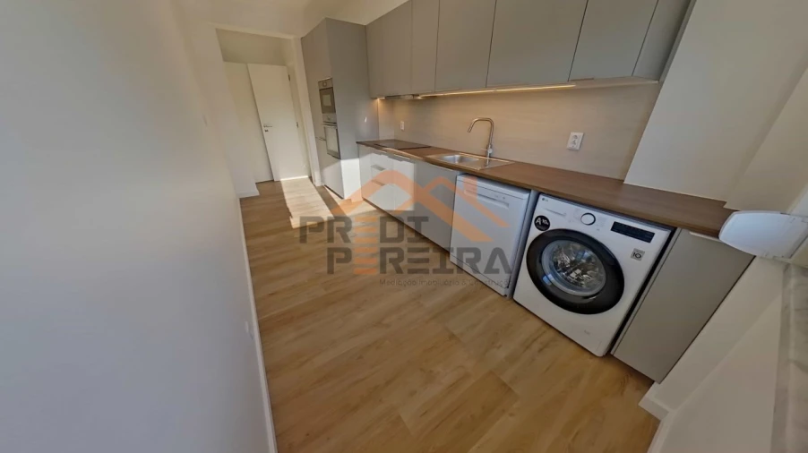 Apartamento T3 para Venda em Odivelas Foto 3