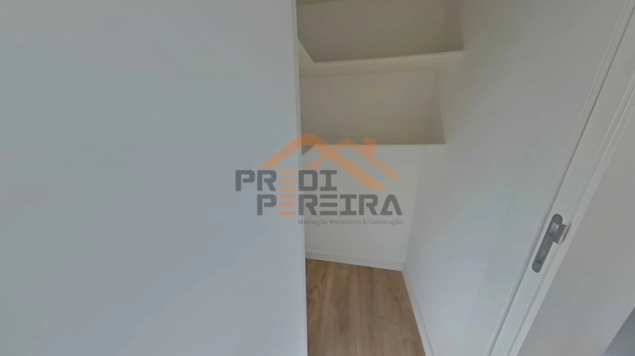 Apartamento T3 para Venda em Odivelas Foto 8