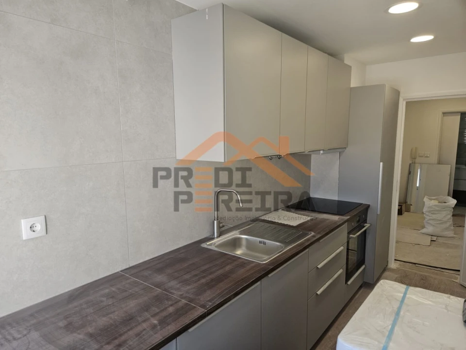 Apartamento T2 para Venda em Odivelas Foto 6