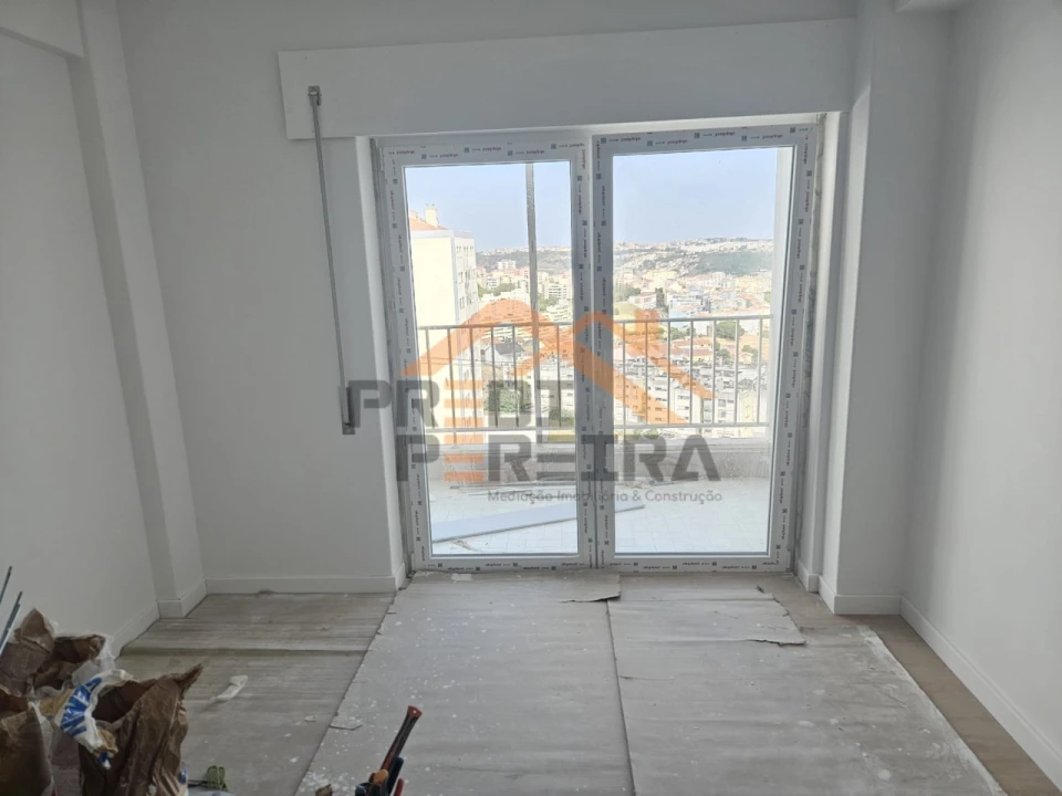 Apartamento T2 para Venda em Odivelas Foto 19