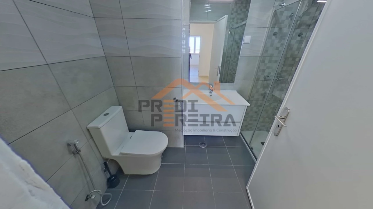 Apartamento T2 para Venda em Odivelas Foto 24