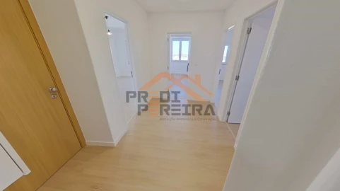 Apartamento T2 para Venda em Odivelas