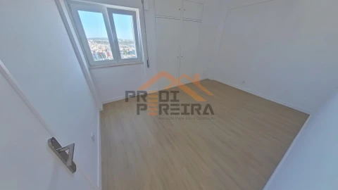 Apartamento T2 para Venda em Odivelas