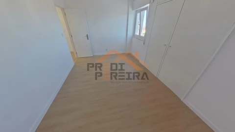 Apartamento T2 para Venda em Odivelas