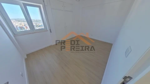 Apartamento T2 para Venda em Odivelas
