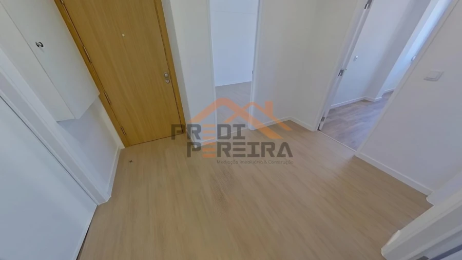 Apartamento T2 para Venda em Odivelas Foto 8