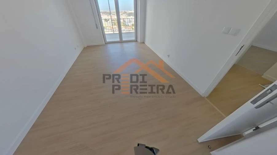 Apartamento T2 para Venda em Odivelas Foto 11