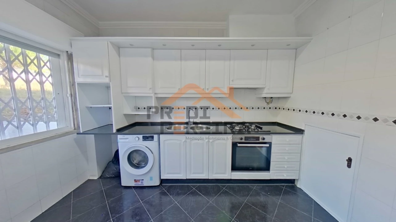 Apartamento T2 para Venda em Póvoa de Santa Iria e Forte da Casa Foto 3