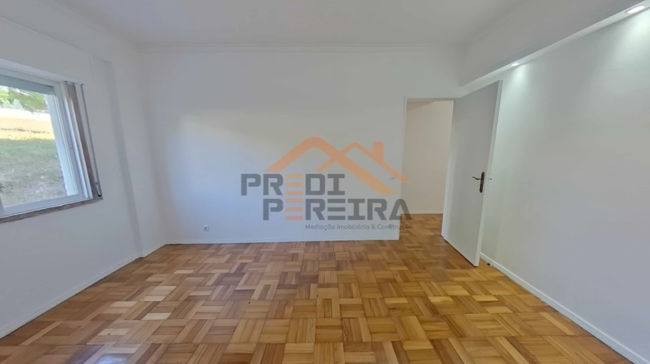 Apartamento T2 para Venda em Póvoa de Santa Iria e Forte da Casa Foto 5
