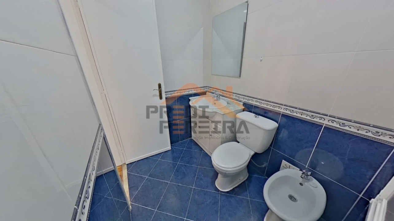 Apartamento T2 para Venda em Póvoa de Santa Iria e Forte da Casa Foto 14