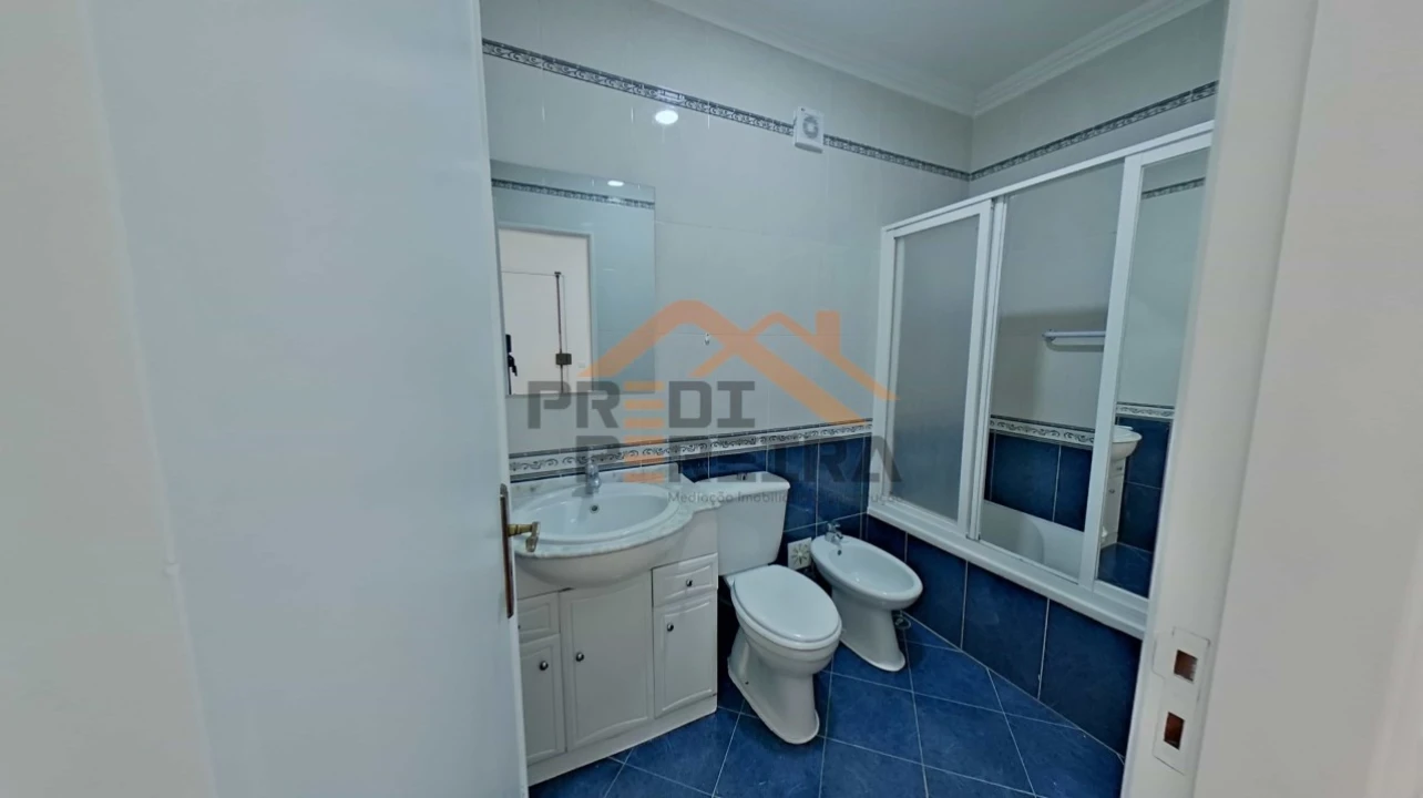 Apartamento T2 para Venda em Póvoa de Santa Iria e Forte da Casa Foto 15