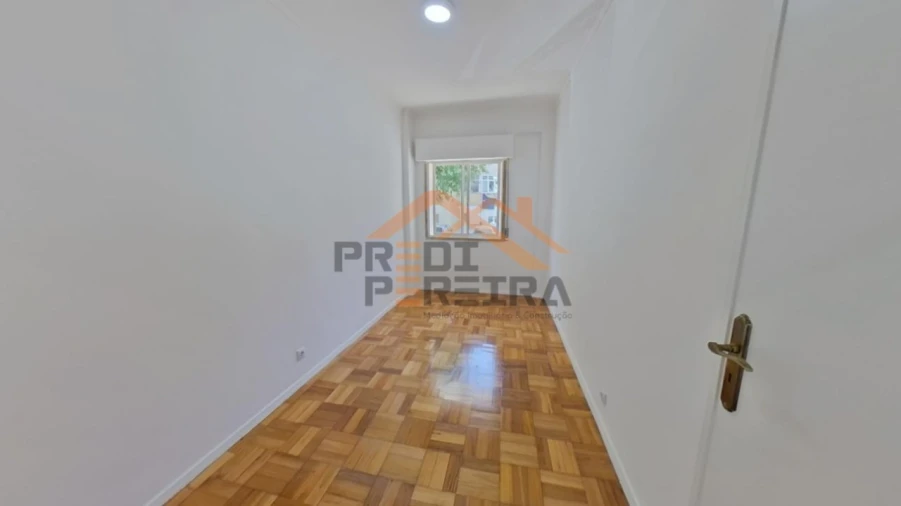 Apartamento T2 para Venda em Póvoa de Santa Iria e Forte da Casa Foto 23