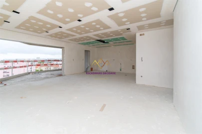 Apartamento T2 para Venda em Sacavém e Prior Velho