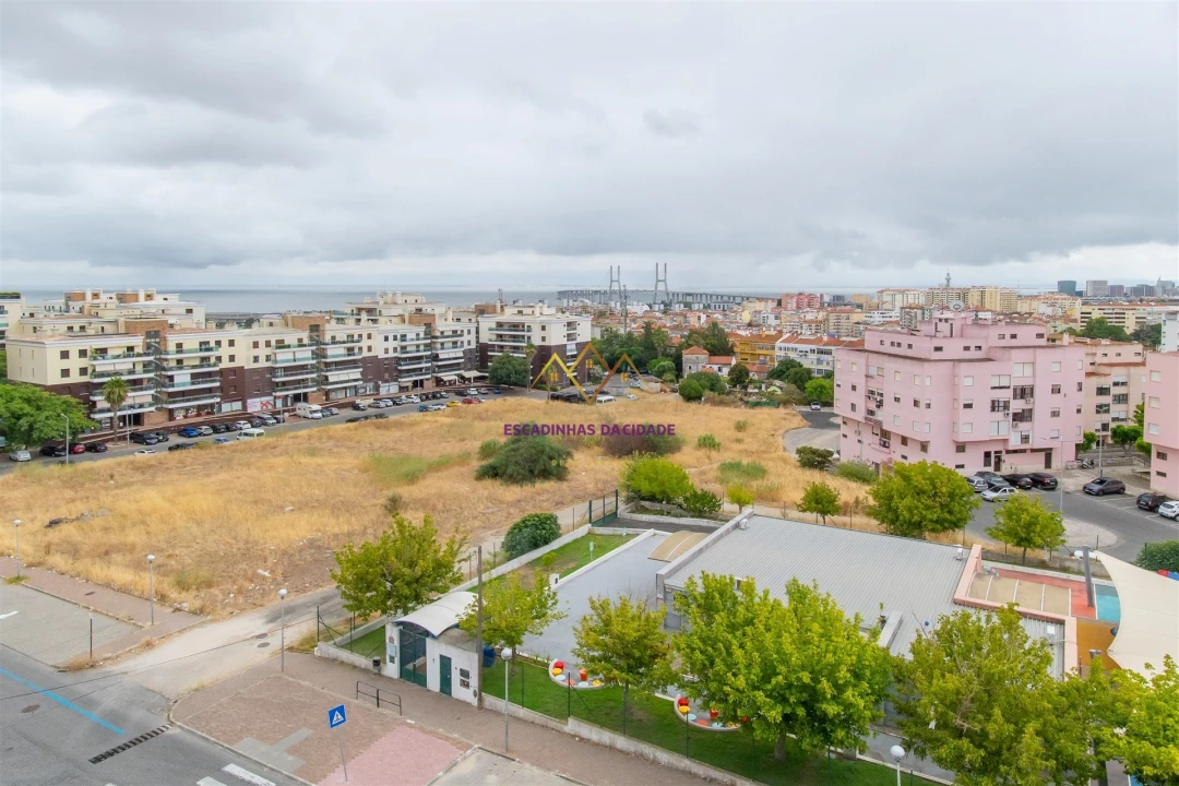 Apartamento T2 para Venda em Sacavém e Prior Velho Foto 30
