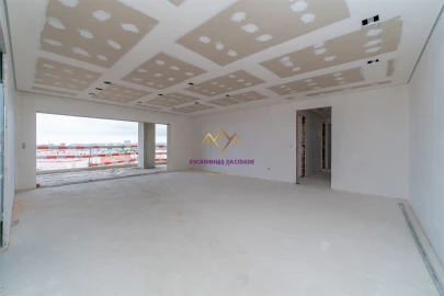 Apartamento T3 para Venda em Sacavém e Prior Velho