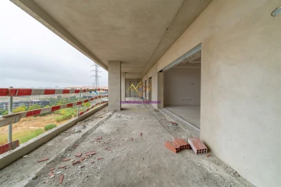 Apartamento T3 para Venda em Sacavém e Prior Velho