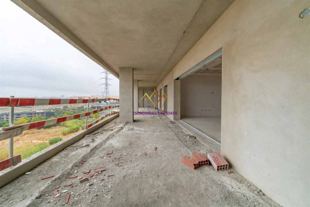 Apartamento T3 para Venda em Sacavém e Prior Velho Foto 13